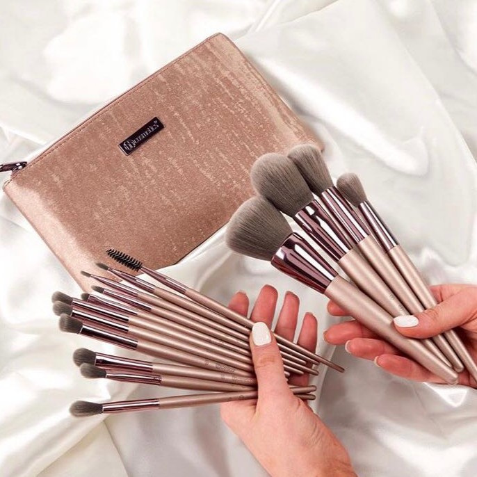 BH Cosmetics Lavish Elegance 15 Pcs Brush Set With Cosmetic Bag