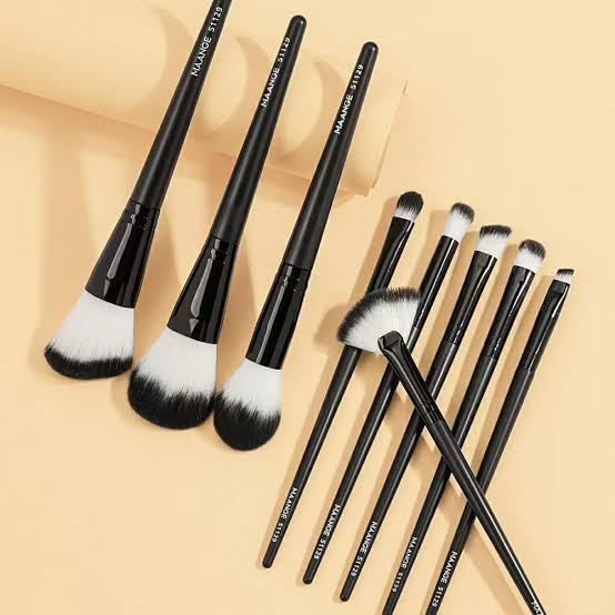 MAANGE 9pcs Makeup Brushes Set - Black & White