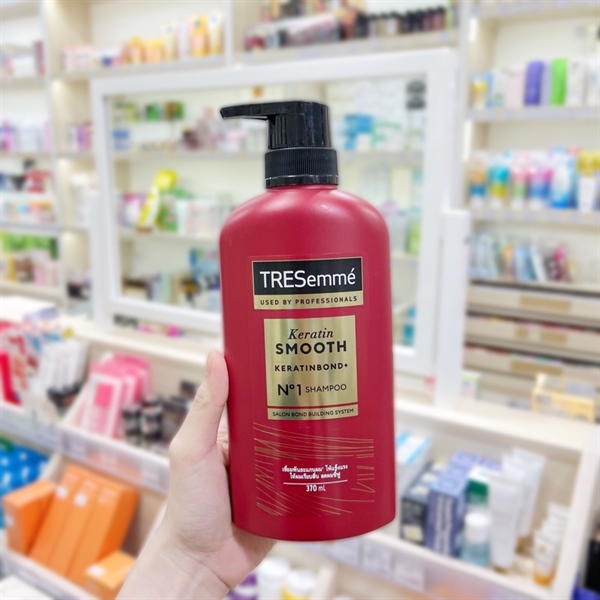 TRESemmé Keratin Smooth Shampoo - 370ml